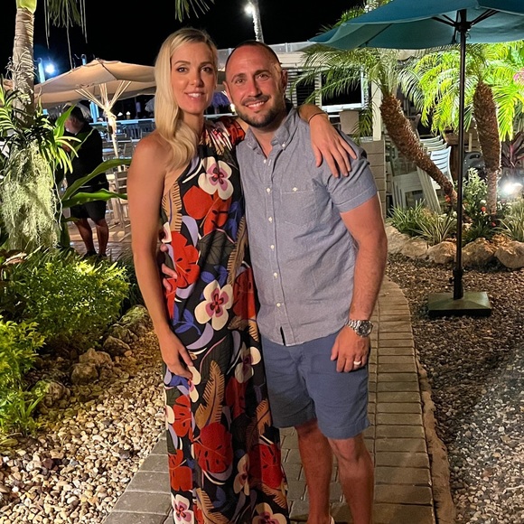 Meet your Posher, Nicole - Picture 3 of 5